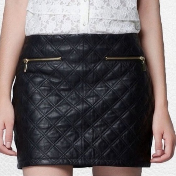 ZARA | Leather quilted mini skirt with gold zips - Picture 2 of 9